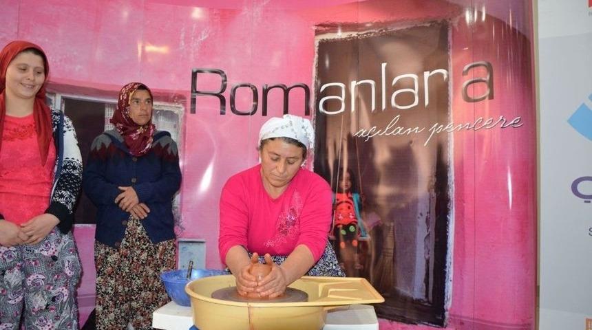 Romanlara A&ccedil;ılan Pencere Sergisi