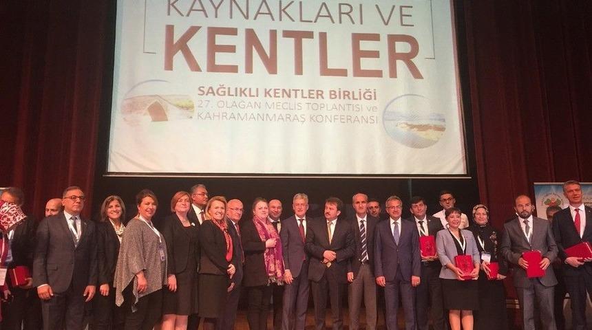 Urla&rsquo;ya İki &Ouml;d&uuml;l Birden