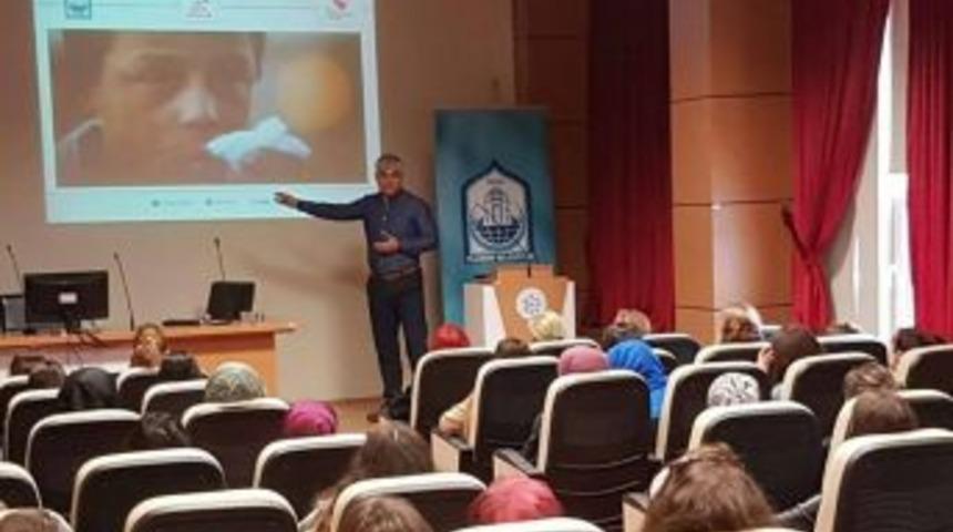 &Uuml;niversitelilere &ldquo;mutlu Aile&rdquo; Semineri