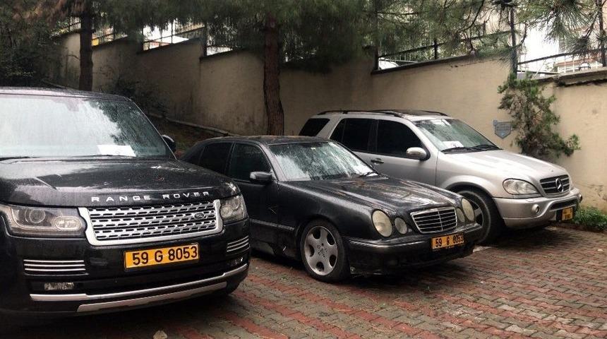 L&uuml;ks Ara&ccedil;lara Aynı Ge&ccedil;ici Plakayı Takarak Vurgun Yapan Hırsızlar Yakalandı