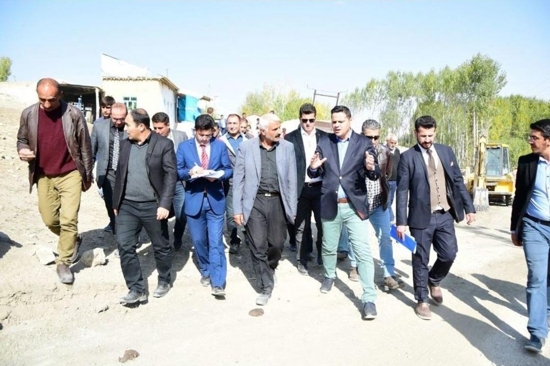 Başkan Vekili &Ouml;zt&uuml;rk&rsquo;ten Mahalle Ziyareti