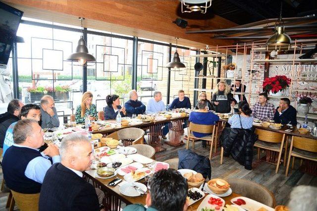 Beylikdüzü Belediyesi, İlçe Spor Kulüplerinin Yöneticileri İle Kahvaltıda Buluştu