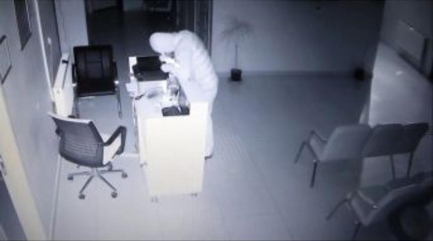 Sağlık Merkezine Giren Hırsızlık Zanlısı Yakalandı