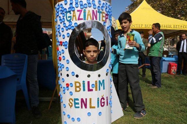 Suriye’nin İlk Ve Tek Astronotu Gaziantep’te Bilim Şenliğine Katıldı