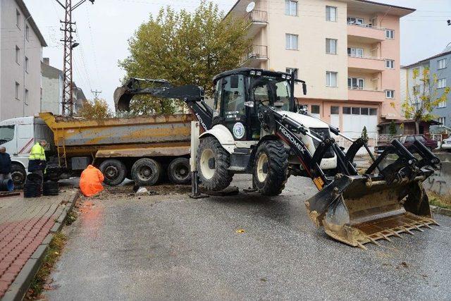 Yağmur Suyu Hattı &Ccedil;alışmaları Devam Ediyor 2