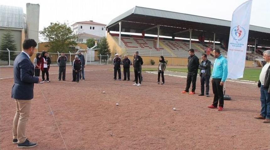 İhtiyar Delikanlılar Gen&ccedil;lere Karşı