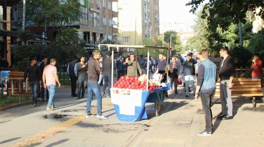 Zabıtaya Kızan Seyyar Satıcı, Arabasını Yakmaya Kalktı
