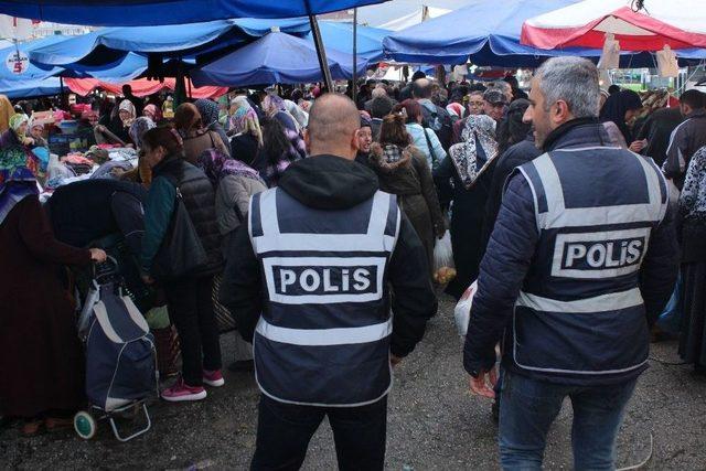 Kocaeli’de Polis Ekiplerinden “huzurlu Pazar” Uygulaması