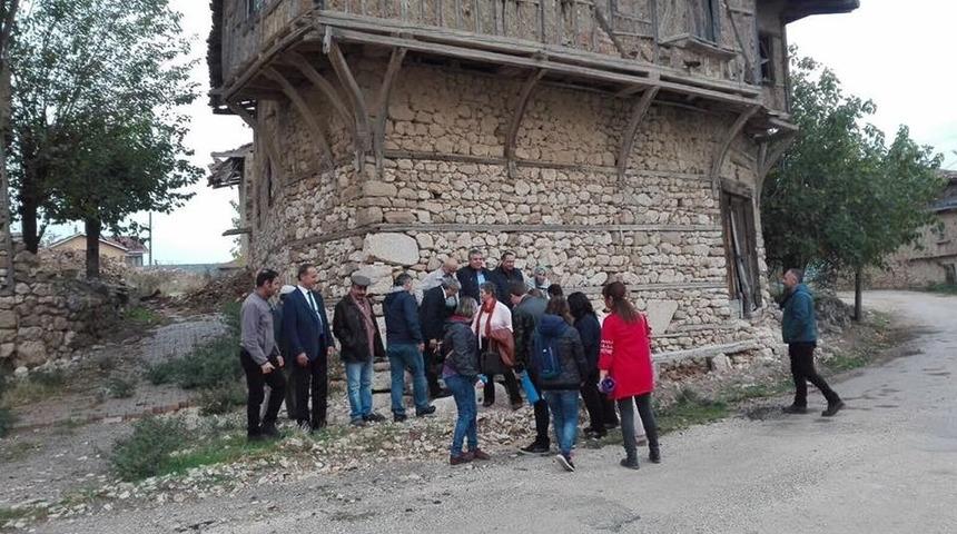Eskişehir K&uuml;lt&uuml;r Varlıkları Koruma B&ouml;lge M&uuml;d&uuml;rl&uuml;ğ&uuml; Geleneksel Konakları İnceledi