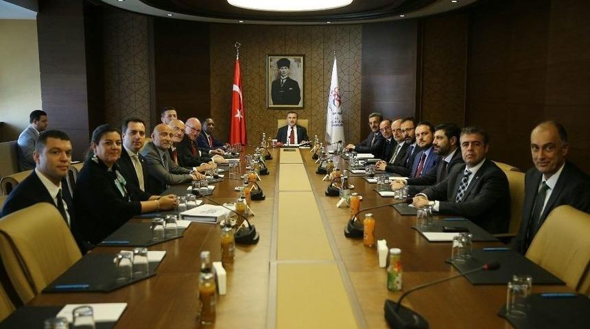 Bakan Osman Aşkın Bak, Fıba Yetkililerini Kabul Etti