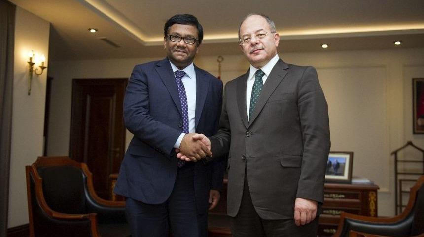 Başbakan Yardımcısı Akdağ, Bangladeş B&uuml;y&uuml;kel&ccedil;isi M. Allama Sıddiki İle G&ouml;r&uuml;şt&uuml;