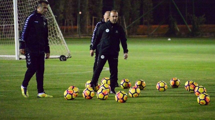 Atiker Konyaspor Mehmet &Ouml;zdilek Y&ouml;netiminde İlk &Ccedil;alışmasını Yaptı