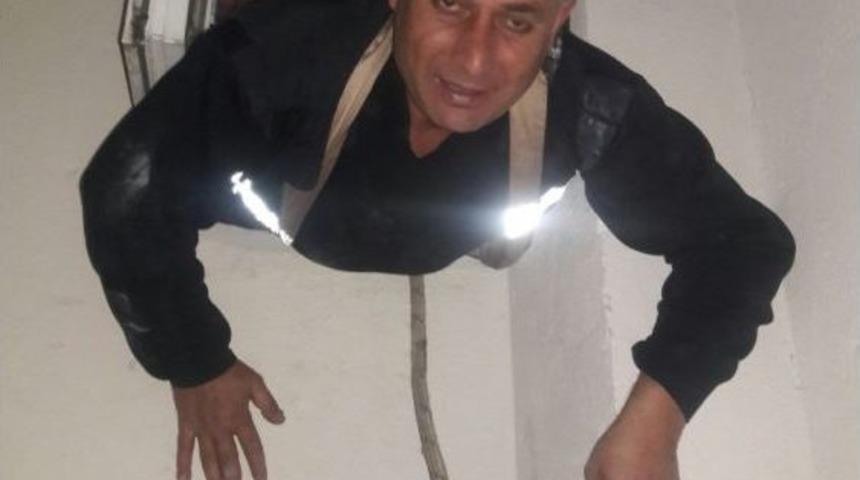 Ağrı&rsquo;da Yavru Kediyi Kurtarma Operasyonu