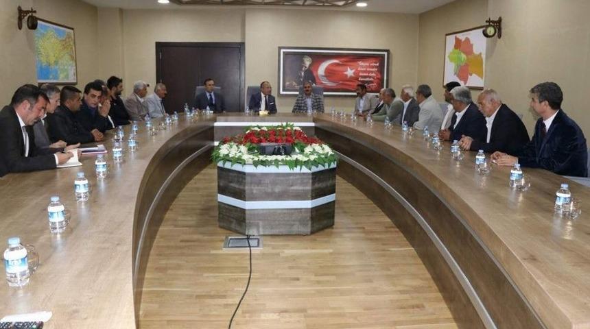 Vali Atik, K&ouml;y Muhtarları İle Bir Araya Geldi