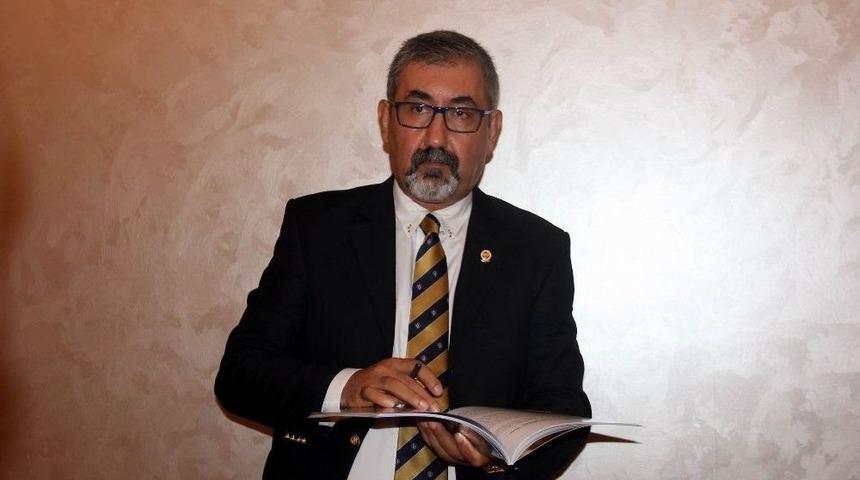 Prof. Dr. D&ouml;nmez: &ldquo;beşiktaş&rsquo;ta &Ccedil;ıkan Mezarlar T&uuml;rk Mezarı Değil&rdquo;