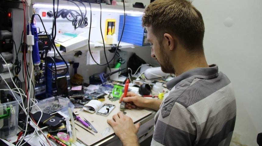 Bu Havalarda Cep Telefonu Tutuşuna Dikkat