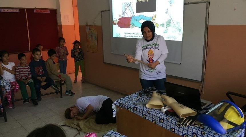 Öğrencilere Elektriği Doğru Ve Güvenli Kullanma Eğitimi