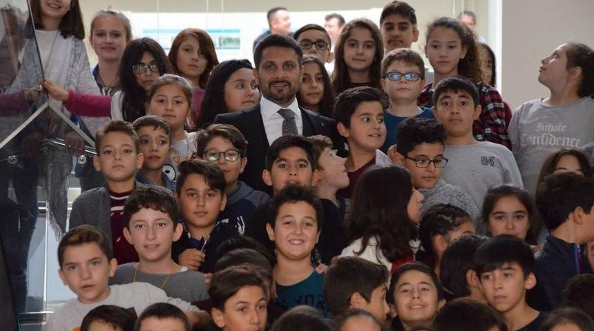 Y&uuml;z&uuml;g&uuml;ll&uuml; &Ccedil;ocukların Kalbinde Yer Edindi