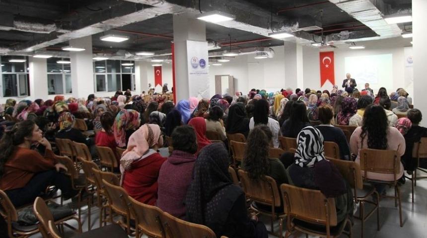 Başkan Memiş, &Uuml;niversite &Ouml;ğrencileri İle Bir Araya Geldi