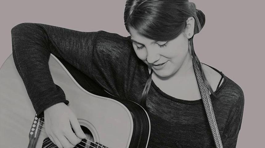 Deniz Tekin İle Mor Ve &Ouml;tesi Fizy&rsquo;de Sahneye &Ccedil;ıkıyor