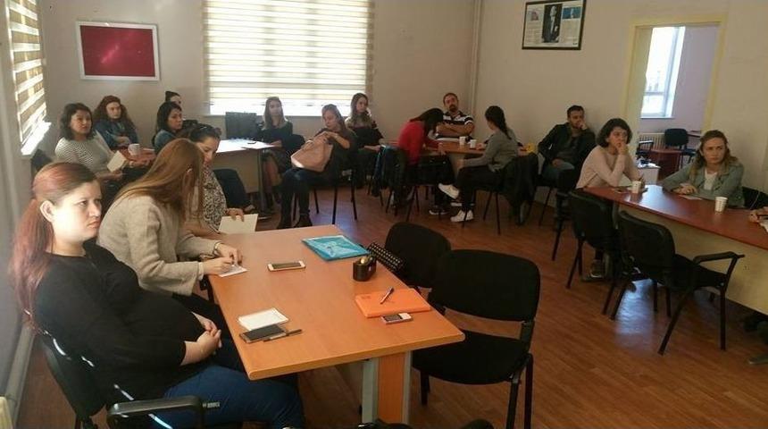 Psikolojik Danışmanlara "&ccedil;ocuk Ve Ergenlerle G&ouml;r&uuml;şme Teknikleri" Eğitimi