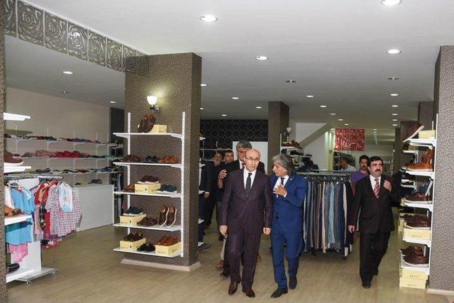 Vali Demirtaş, Sosyal Market Ve Gıda Bankası&rsquo;nda İncelemelerde Bulundu 1