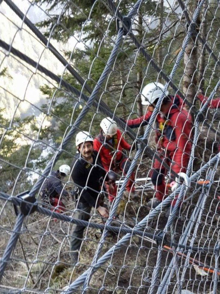 Sümela Manastırı’nda Tartışmalara Neden Olan Restorasyon Çalışmalarını İha Görüntüledi G3