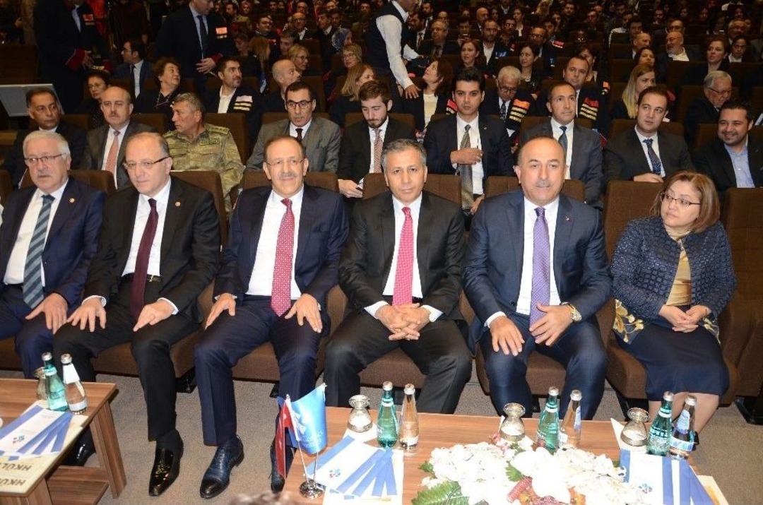 Dışişleri Bakanı Mevl&uuml;t &Ccedil;avuşoğlu: