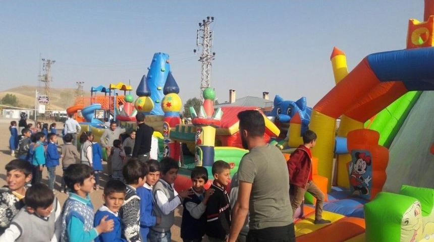 İpekyolu Belediyesinden &lsquo;şişme Park&rsquo; Hizmeti