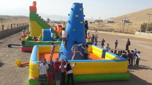 İpekyolu Belediyesinden ‘şişme Park’ Hizmeti