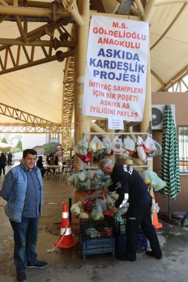 Akhisar’da İhtiyaç Sahipleri İçin ’askıda Sebze Meyve’ Projesi