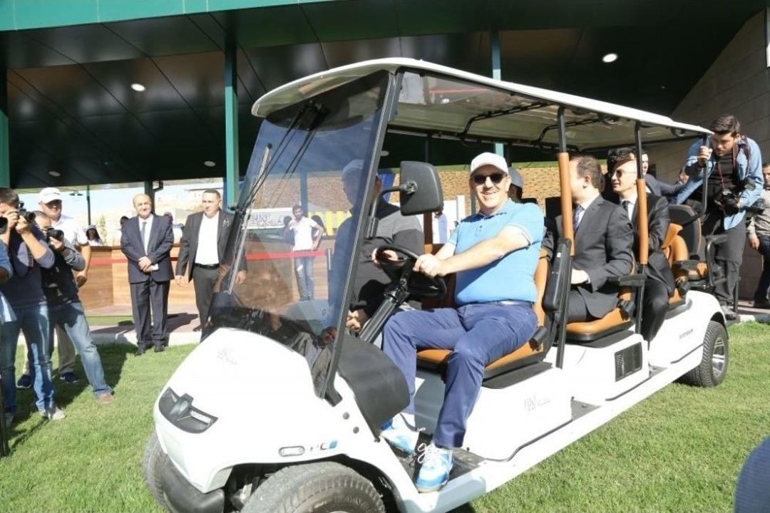 G&uuml;neydoğu&rsquo;daki İlk Golf Sahasını Dışişleri Bakanı &Ccedil;avuşoğlu A&ccedil;tı