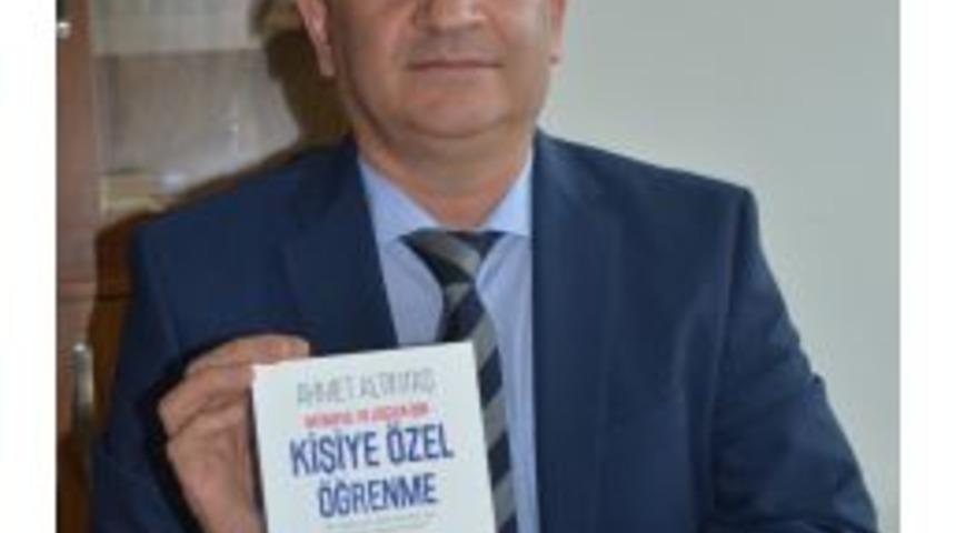 Soma Kaymakamı Altıntaş&rsquo;ın İkinci Kitabı &Ccedil;ıktı