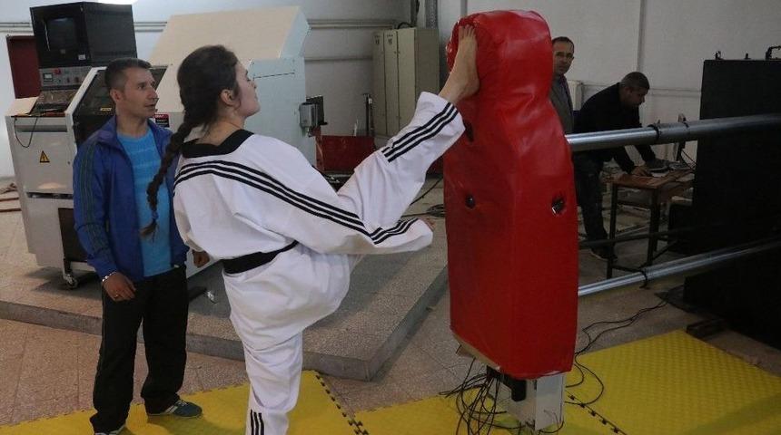 T&uuml;rkiye&rsquo;nin İlk Milli Ve Yerli Antrenman Robotu