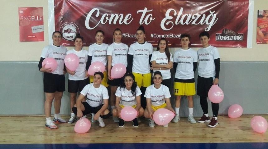 Kadın Basket&ccedil;iler, Meme Kanserine Dikkat &Ccedil;ekti