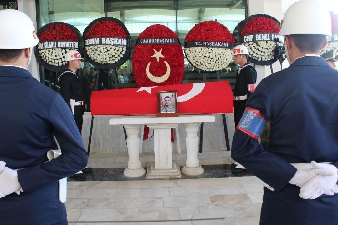 İzmir Şehidini Uğurladı