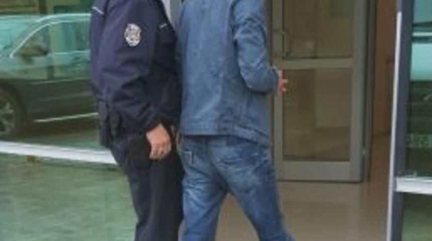 Otomobilden Hırsızlık İddiasına G&ouml;zaltı