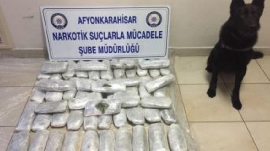 Polis 15 Kilo 425 Gram Kubar Esrar Ele Ge&ccedil;irdi