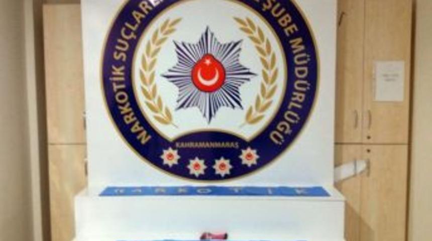 Otomobil Kaputunda Uyuşturucu Hap Sevkiyatı