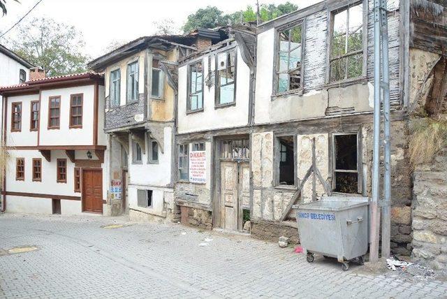 Kuruçeşme Sokak’taki Binalar Restore Ediliyor