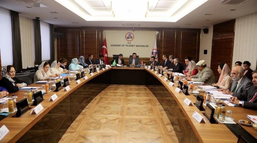 Bakan T&uuml;fenkci, Pakistanlıları Malatya&rsquo;ya Davet Etti