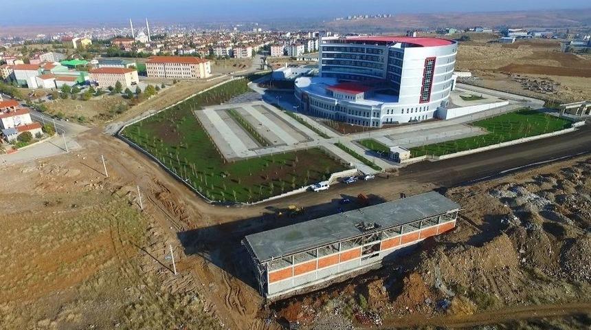 Beyşehir&rsquo;de Yeni Devlet Hastanesi Hizmet İ&ccedil;in G&uuml;n Sayıyor