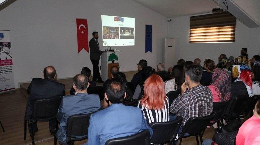 200 Kadın Meslek Sahibi Oldu