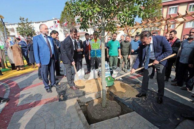 Gaziosmanpaşa’da Yeni Bir Park Daha Hizmete Açıldı