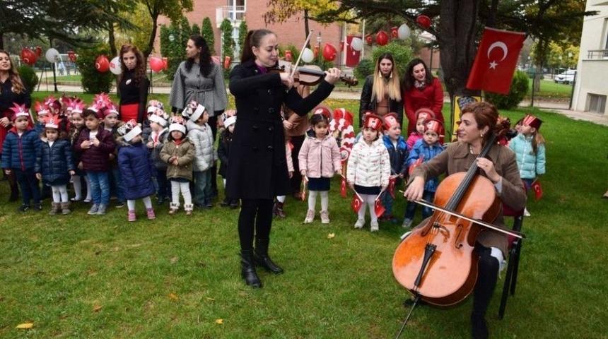 Miniklerin "29 Ekim Cumhuriyet Bayramı" Coşkusu