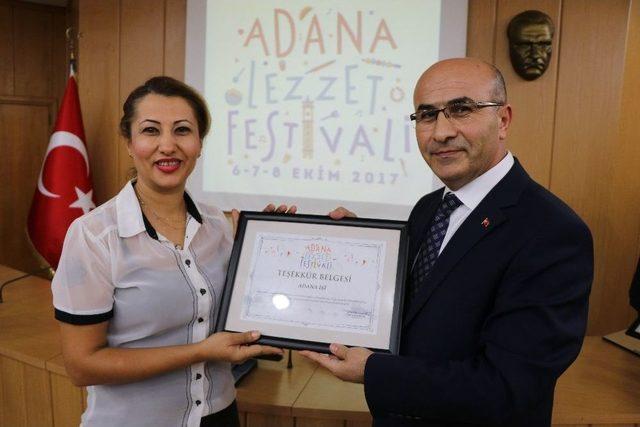 ‘adana Lezzet Festivali’ne Katılan Firmalara Sertifika Verildi