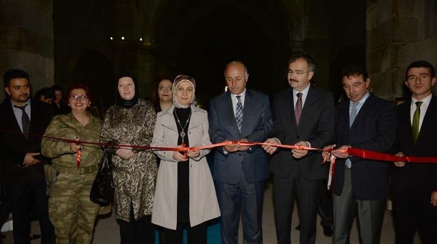 Tezhip Ve Minyat&uuml;r Sergisi A&ccedil;ıldı