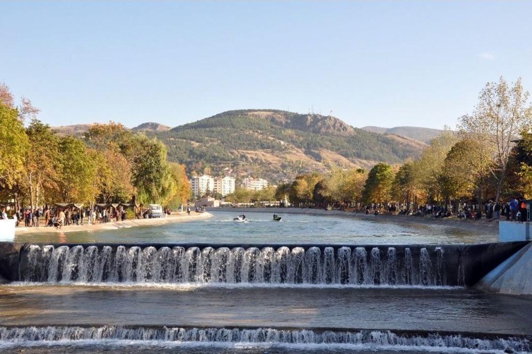 Yeşilırmak&rsquo;ta Jet-ski G&ouml;sterisi İlgi G&ouml;rd&uuml;