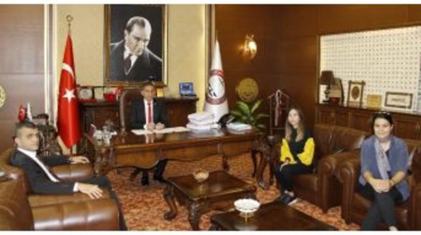 Er; "hukuk&ccedil;u, Bilgisini Canlı Tutmalı"