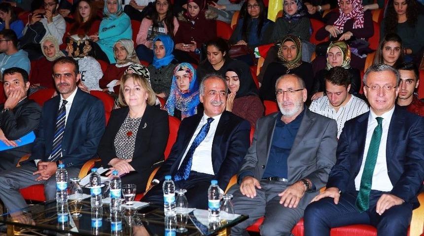 Yeni &Ouml;ğrencilere Y&ouml;nelik Uyum Programları Başladı